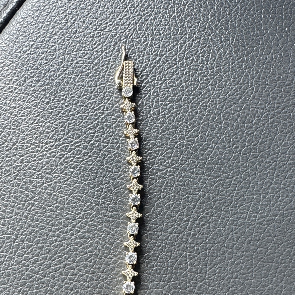 Elegant Gold bracelet